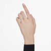 Anello a fascia aperta Eternity con diamanti sintetici 0,2 carati in totale, forma rotonda, oro bianco 14K