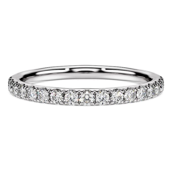 Anello a fascia Eternity con diamanti sintetici 0,4 ct in totale, forma rotonda, argento sterling Anello a fascia Eternity con diamanti sintetici 0,4 ct in totale, forma rotonda, argento sterling
