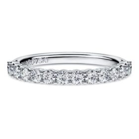 Anello a fascia Eternity con diamanti sintetici 0,5 carati in totale, forma rotonda, oro bianco 14K Anello a fascia Eternity con diamanti sintetici 0,5 carati in totale, forma rotonda, oro bianco 14K