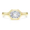 Anello con castone ottagonale, diamanti sintetici 1,0 ct totali, forma ottagonale, oro giallo 14K Anello con castone ottagonale, diamanti sintetici 1,0 ct totali, forma ottagonale, oro giallo 14K
