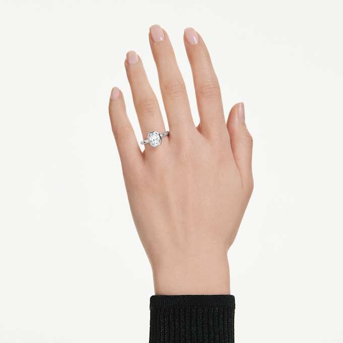 Anello con castone ottagonale, diamanti sintetici 2,0 carati in totale, forma ottagonale, oro bianco 14K Anello con castone ottagonale, diamanti sintetici 2,0 carati in totale, forma ottagonale, oro bianco 14K