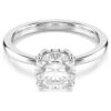 Anello da cocktail Stilla con taglio rotondo, bianco, finitura argento Anello da cocktail Stilla con taglio rotondo, bianco, finitura argento