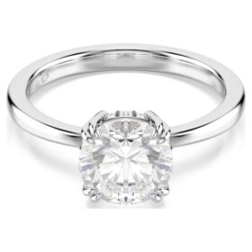 Anello da cocktail Stilla con taglio rotondo, bianco, finitura argento Anello da cocktail Stilla con taglio rotondo, bianco, finitura argento