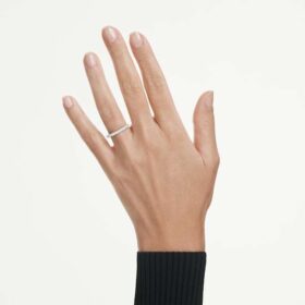 Anello Eternity con diamanti sintetici 0,4 Ct in totale, forma rotonda, oro bianco 14K Anello Eternity con diamanti sintetici 0,4 Ct in totale, forma rotonda, oro bianco 14K