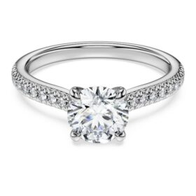 Anello Eternity Solitaire con diamanti sintetici da laboratorio 1,2 Ct in totale, forma rotonda, oro bianco 14K Anello Eternity Solitaire con diamanti sintetici da laboratorio 1,2 Ct in totale, forma rotonda, oro bianco 14K