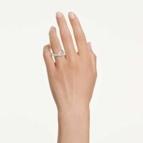 Anello Hyperbola con tagli misti, bianco, finitura argento Anello Hyperbola con tagli misti, bianco, finitura argento