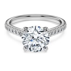 Anello solitario Eternity con diamanti sintetici 2,2 Ct in totale, forma rotonda, oro bianco 14K Anello solitario Eternity con diamanti sintetici 2,2 Ct in totale, forma rotonda, oro bianco 14K