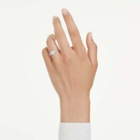 Anello solitario Eternity con diamanti sintetici da 0,5 carati in totale, a forma di cuore, in argento sterling Anello solitario Eternity con diamanti sintetici da 0,5 carati in totale, a forma di cuore, in argento sterling