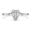 Anello solitario Eternity con diamanti sintetici da 0,5 carati in totale, a forma di cuore, in argento sterling Anello solitario Eternity con diamanti sintetici da 0,5 carati in totale, a forma di cuore, in argento sterling