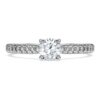 Anello solitario Eternity con diamanti sintetici da 0,7 ct in totale, forma rotonda, oro bianco 14 carati Anello solitario Eternity con diamanti sintetici da 0,7 ct in totale, forma rotonda, oro bianco 14 carati