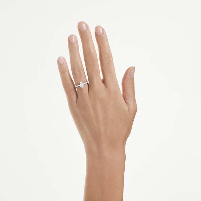 Anello solitario Eternity con diamanti sintetici da 1 carato in totale, taglio a pera, oro bianco 14K Anello solitario Eternity con diamanti sintetici da 1 carato in totale, taglio a pera, oro bianco 14K