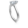 Anello solitario Eternity con diamanti sintetici da 1 carato in totale, taglio a pera, oro bianco 14K Anello solitario Eternity con diamanti sintetici da 1 carato in totale, taglio a pera, oro bianco 14K