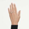 Anello solitario Eternity Halo con diamanti sintetici 0,45 carati in totale, forma rotonda, argento sterling Anello solitario Eternity Halo con diamanti sintetici 0,45 carati in totale, forma rotonda, argento sterling
