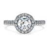Anello solitario Eternity Halo con diamanti sintetici da laboratorio 1,33 carati in totale, forma rotonda, oro bianco 14K Anello solitario Eternity Halo con diamanti sintetici da laboratorio 1,33 carati in totale, forma rotonda, oro bianco 14K