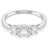 Anello Stilla Attract con taglio rotondo, bianco, finitura argento Anello Stilla Attract con taglio rotondo, bianco, finitura argento