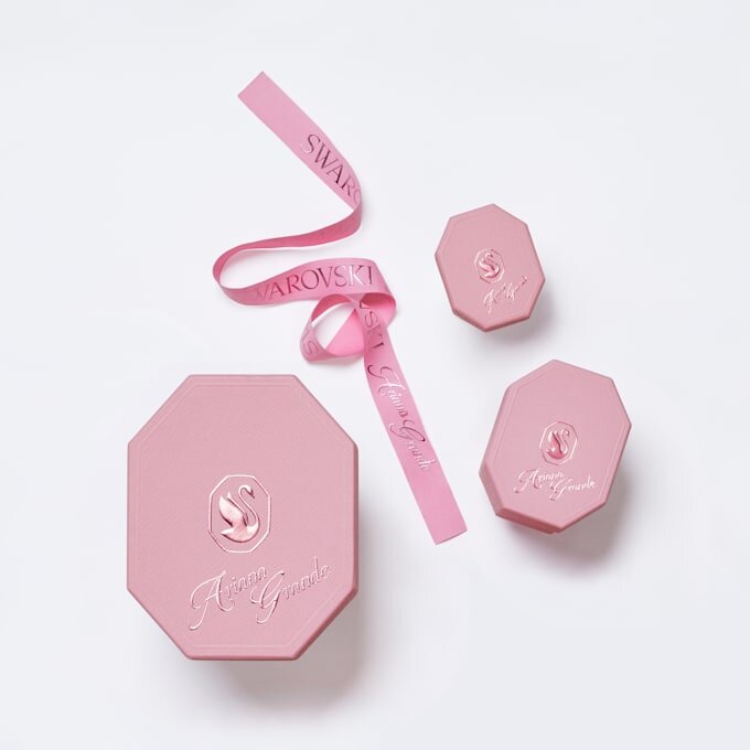 Girocollo Ariana Grande X Swarovski con tagli misti, perla di cristallo, cuore, bianco, placcato in rodio Girocollo Ariana Grande X Swarovski con tagli misti, perla di cristallo, cuore, bianco, placcato in rodio