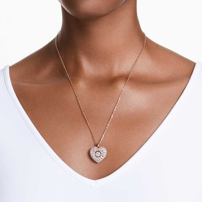 Ciondolo Idyllia con perla di cristallo, a forma di cuore, bianco, placcato in oro rosa Ciondolo Idyllia con perla di cristallo, a forma di cuore, bianco, placcato in oro rosa