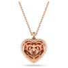 Ciondolo Idyllia con perla di cristallo, a forma di cuore, bianco, placcato in oro rosa Ciondolo Idyllia con perla di cristallo, a forma di cuore, bianco, placcato in oro rosa