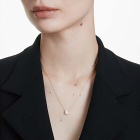 Ciondolo solitario Eternity con diamanti sintetici da laboratorio 1 Ct Tw, forma rotonda, oro giallo 14K
