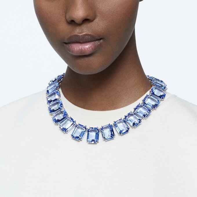 Collana Millenia con cristalli oversize, taglio ottagonale, blu, placcata in rodio Collana Millenia con cristalli oversize, taglio ottagonale, blu, placcata in rodio