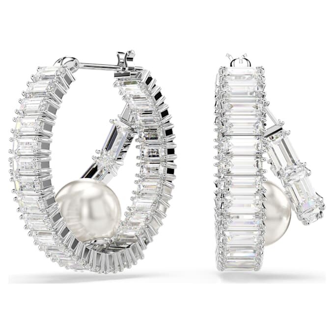 Orecchini a cerchio Ariana Grande X Swarovski con perla di cristallo, taglio baguette, bianchi, placcati in rodio Orecchini a cerchio Ariana Grande X Swarovski con perla di cristallo, taglio baguette, bianchi, placcati in rodio