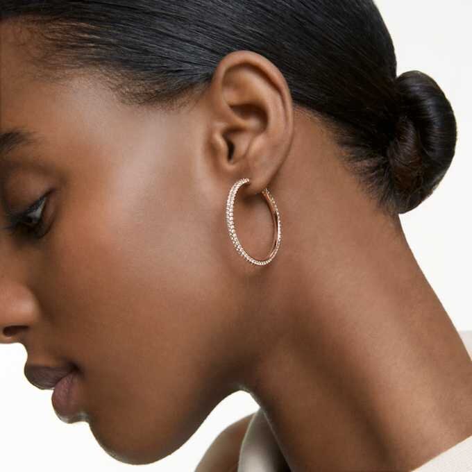 Orecchini a cerchio Dextera con pavé, grandi, bianchi, placcati in oro rosa Orecchini a cerchio Dextera con pavé, grandi, bianchi, placcati in oro rosa
