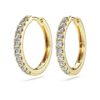 Orecchini a cerchio Eternity con diamanti sintetici 0,5 ct totali, forma rotonda, oro giallo 14K Orecchini a cerchio Eternity con diamanti sintetici 0,5 ct totali, forma rotonda, oro giallo 14K