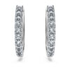 Orecchini a cerchio Eternity con diamanti sintetici 0,56 ct totali, forma rotonda, argento sterling Orecchini a cerchio Eternity con diamanti sintetici 0,56 ct totali, forma rotonda, argento sterling