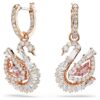 Orecchini a goccia a forma di cigno con pavé, cigno, rosa Orecchini a goccia a forma di cigno con pavé, cigno, rosa