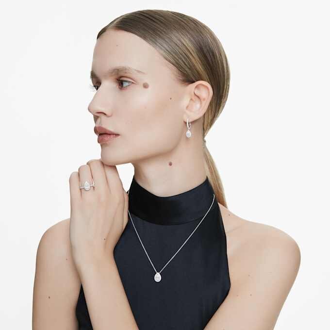 Orecchini pendenti Eternity con diamanti sintetici da 1,25 carati in totale, forma a pera, oro bianco 14K Orecchini pendenti Eternity con diamanti sintetici da 1,25 carati in totale, forma a pera, oro bianco 14K