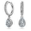 Orecchini pendenti Eternity con diamanti sintetici da 1,25 carati in totale, forma a pera, oro bianco 14K Orecchini pendenti Eternity con diamanti sintetici da 1,25 carati in totale, forma a pera, oro bianco 14K