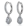 Orecchini pendenti Eternity con diamanti sintetici da 1,25 carati in totale, forma a pera, oro bianco 14K Orecchini pendenti Eternity con diamanti sintetici da 1,25 carati in totale, forma a pera, oro bianco 14K