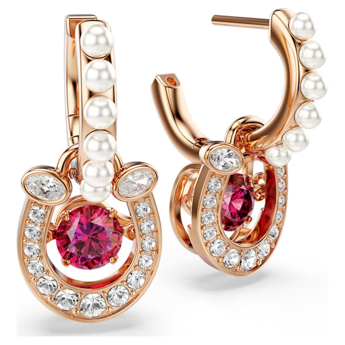 Orecchini pendenti Symbolica con perla di cristallo, taglio rotondo, pavé, a ferro di cavallo, rossi, placcati in oro rosa Orecchini pendenti Symbolica con perla di cristallo, taglio rotondo, pavé, a ferro di cavallo, rossi, placcati in oro rosa