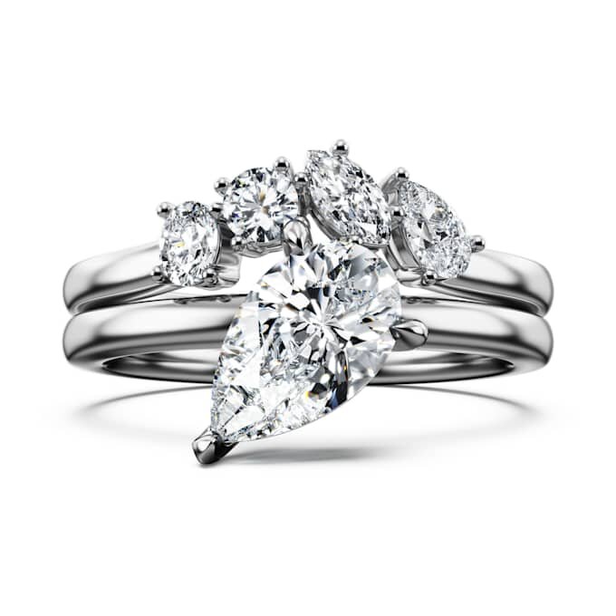 Set di anelli Galaxy (2), diamanti sintetici 1,4 carati in totale, forma a pera, oro bianco 14K Set di anelli Galaxy (2), diamanti sintetici 1,4 carati in totale, forma a pera, oro bianco 14K